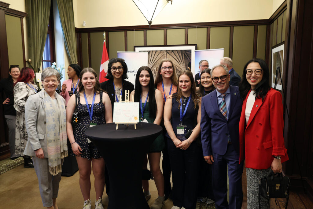 Les participants à la conférence BreakthroughT1D sur la Colline du Parlement à Ottawa